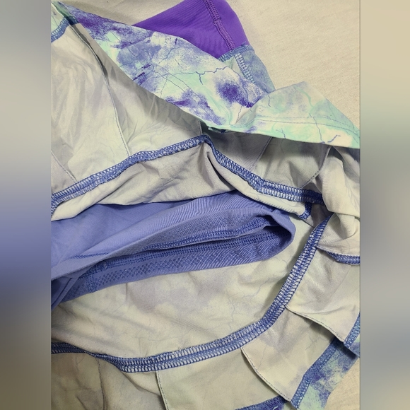 Kids Lululemon  IVIVVA skirt with shorts- Size 14 - Picture 4 of 4